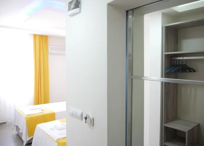 Nefis Oeluedeniz Cedit