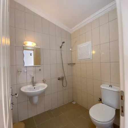 Hotel Nefis 3*