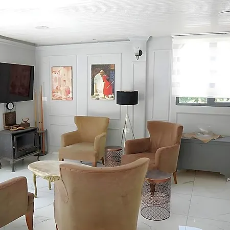 Nefis Hotel