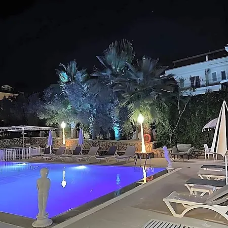 Hotel Nefis 3*