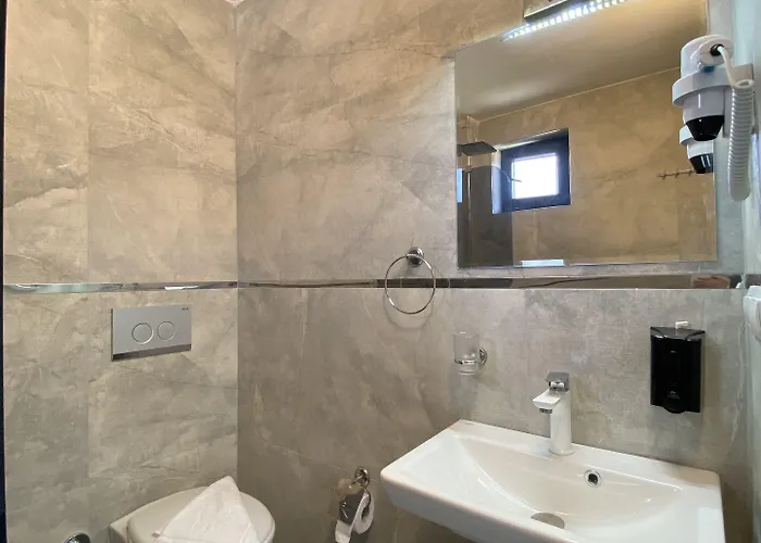 Nefis Oeluedeniz Cedit